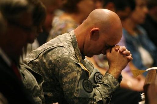 soldier praying